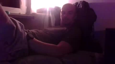 yewloo online show from December 3, 4:16 pm