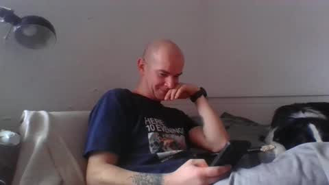 yewloo online show from February 1, 1:42 pm