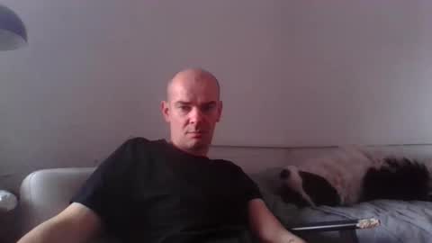 yewloo online show from February 12, 1:39 pm