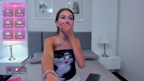 Snapshot of yeye_1 chatting on March 21, 11:26 am Yeye online show from March 21, 11:26 am