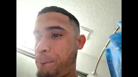 yezzi_1997 online show from May 30, 5:04 am