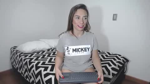 Snapshot of ying_yang_ chatting on December 16, 12:04 am tulipan online show from December 16, 12:04 am