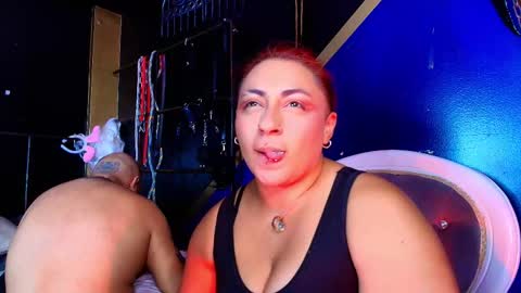 yingandyangg online show from March 24, 9:42 pm