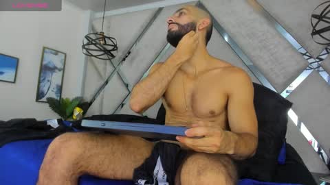 Snapshot of yiyo10_ chatting on January 4, 8:06 am Yiyo online show from January 4, 8:06 am