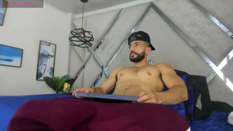 Snapshot of yiyo10_ chatting on January 10, 7:46 am Yiyo online show from January 10, 7:46 am