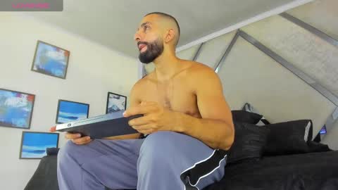 Snapshot of yiyo10_ chatting on January 31, 2:28 pm Yiyo online show from January 31, 2:28 pm