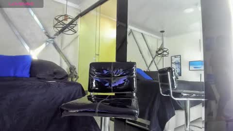 Snapshot of yiyo10_ chatting on February 22, 12:40 pm Yiyo online show from February 22, 12:40 pm