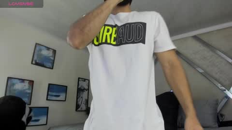 Snapshot of yiyo10_ chatting on March 5, 4:13 am Yiyo online show from March 5, 4:13 am