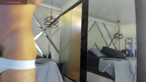 Snapshot of yiyo10_ chatting on March 6, 12:41 pm Yiyo online show from March 6, 12:41 pm