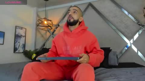 Snapshot of yiyo10_ chatting on March 7, 4:35 am Yiyo online show from March 7, 4:35 am