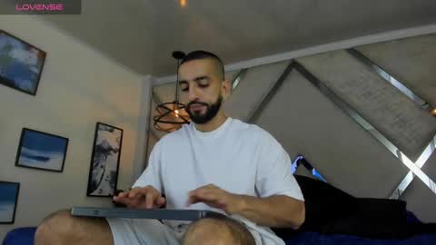 Snapshot of yiyo10_ chatting on March 9, 4:16 am Yiyo online show from March 9, 4:16 am