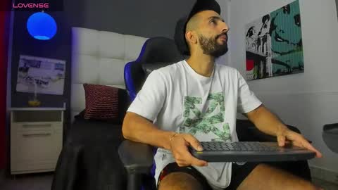 Snapshot of yiyo10_ chatting on October 12, 10:53 pm Yiyo online show from October 12, 10:53 pm