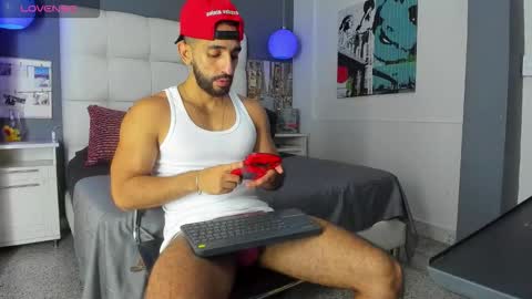 Snapshot of yiyo10_ chatting on October 14, 9:37 pm Yiyo online show from October 14, 9:37 pm