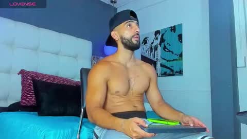 Snapshot of yiyo10_ chatting on November 4, 8:41 pm Yiyo online show from November 4, 8:41 pm