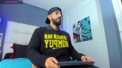 Snapshot of yiyo10_ chatting on February 4, 4:51 am Yiyo online show from February 4, 4:51 am