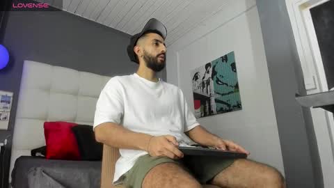 Snapshot of yiyo10_ chatting on February 8, 4:27 am Yiyo online show from February 8, 4:27 am