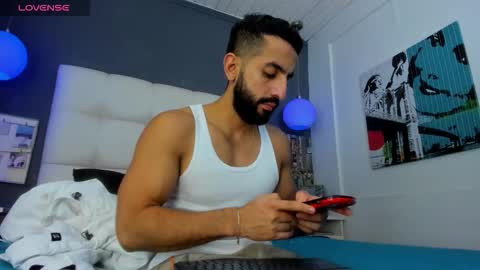 Snapshot of yiyo10_ chatting on February 12, 4:18 am Yiyo online show from February 12, 4:18 am