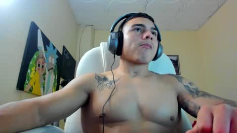 Snapshot of yker18 chatting on December 29, 6:14 am yker online show from December 29, 6:14 am