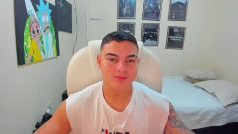 Snapshot of yker18 chatting on January 2, 6:45 pm yker online show from January 2, 6:45 pm