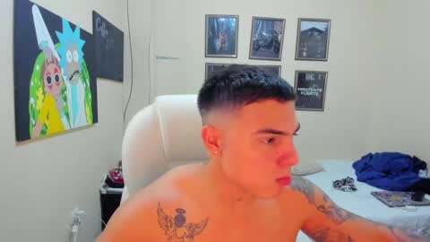 Snapshot of yker18 chatting on January 4, 8:06 am yker online show from January 4, 8:06 am