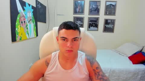 Snapshot of yker18 chatting on January 8, 5:16 am yker online show from January 8, 5:16 am