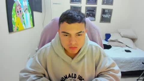 Snapshot of yker18 chatting on January 13, 5:01 am yker online show from January 13, 5:01 am