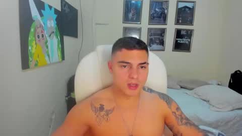 Snapshot of yker18 chatting on January 17, 9:17 pm yker online show from January 17, 9:17 pm