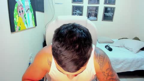 Snapshot of yker18 chatting on January 22, 10:15 pm yker online show from January 22, 10:15 pm