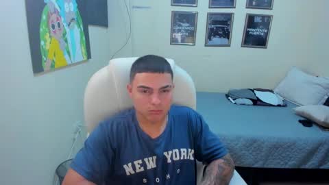 Snapshot of yker18 chatting on February 4, 8:17 pm yker online show from February 4, 8:17 pm