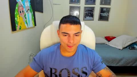 Snapshot of yker18 chatting on March 6, 6:05 pm yker online show from March 6, 6:05 pm