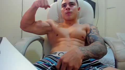 Snapshot of yker18 chatting on September 12, 4:34 am yker online show from September 12, 4:34 am