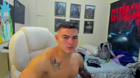 Snapshot of yker18 chatting on September 13, 4:45 am yker online show from September 13, 4:45 am