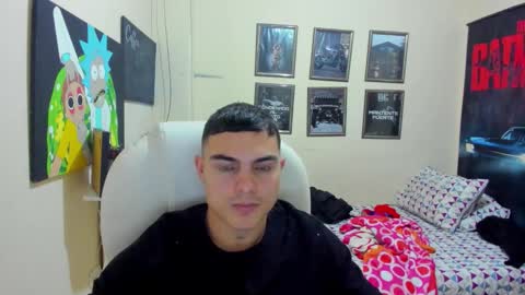 Snapshot of yker18 chatting on September 29, 2:06 am yker online show from September 29, 2:06 am