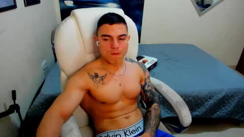 Snapshot of yker18 chatting on October 27, 4:05 am yker online show from October 27, 4:05 am