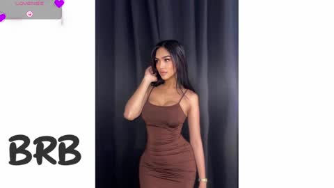 ylonagrae online show from December 11, 4:49 am