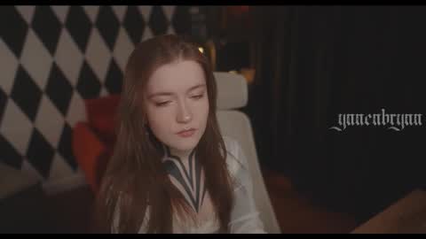 ynnenbrynn online show from November 26, 8:37 am