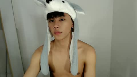 ynotyu online show from February 23, 8:28 pm