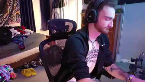 Snapshot of yogurtmaker chatting on January 11, 1:32 am Yogurtmaker online show from January 11, 1:32 am