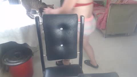 Snapshot of yohis_kiut25 chatting on February 5, 2:48 pm yohis online show from February 5, 2:48 pm