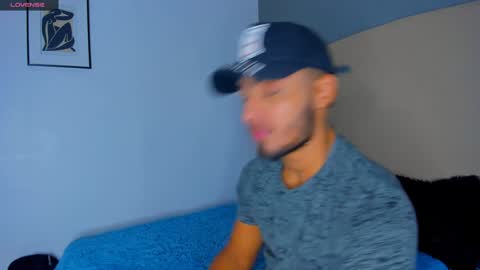 Snapshot of yoi_olimpo chatting on December 4, 11:52 am Yoi Olimpo online show from December 4, 11:52 am