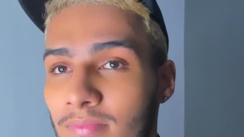 Snapshot of yoi_olimpo chatting on December 18, 12:51 pm Yoi Olimpo online show from December 18, 12:51 pm