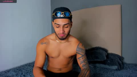 Snapshot of yoi_olimpo chatting on December 30, 3:13 pm Yoi Olimpo online show from December 30, 3:13 pm