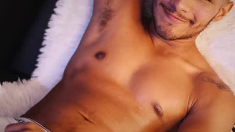 Snapshot of yoi_olimpo chatting on January 21, 3:21 pm Yoi Olimpo online show from January 21, 3:21 pm