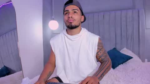 Snapshot of yoi_olimpo chatting on February 20, 12:36 pm Yoi Olimpo online show from February 20, 12:36 pm