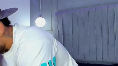 Snapshot of yoi_olimpo chatting on February 21, 12:17 pm Yoi Olimpo online show from February 21, 12:17 pm