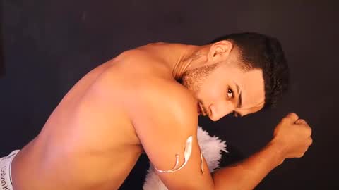 Snapshot of yoi_olimpo chatting on February 24, 3:20 pm Yoi Olimpo online show from February 24, 3:20 pm