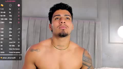 Snapshot of yoi_olimpo chatting on March 6, 3:35 pm Yoi Olimpo online show from March 6, 3:35 pm