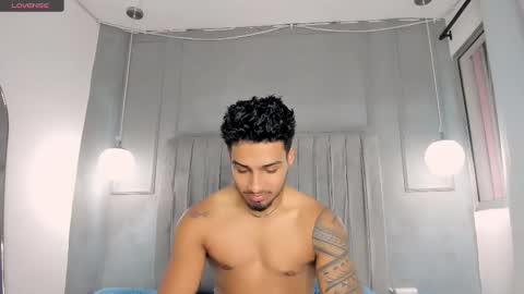 Snapshot of yoi_olimpo chatting on March 11, 1:23 pm Yoi Olimpo online show from March 11, 1:23 pm