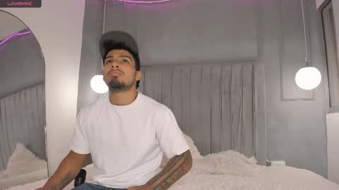 Snapshot of yoi_olimpo chatting on March 12, 12:36 pm Yoi Olimpo online show from March 12, 12:36 pm