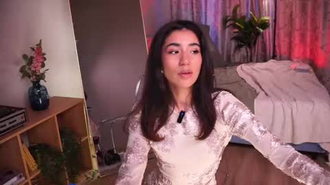 Snapshot of yokokoko__ chatting on February 3, 6:40 am Yoko online show from February 3, 6:40 am